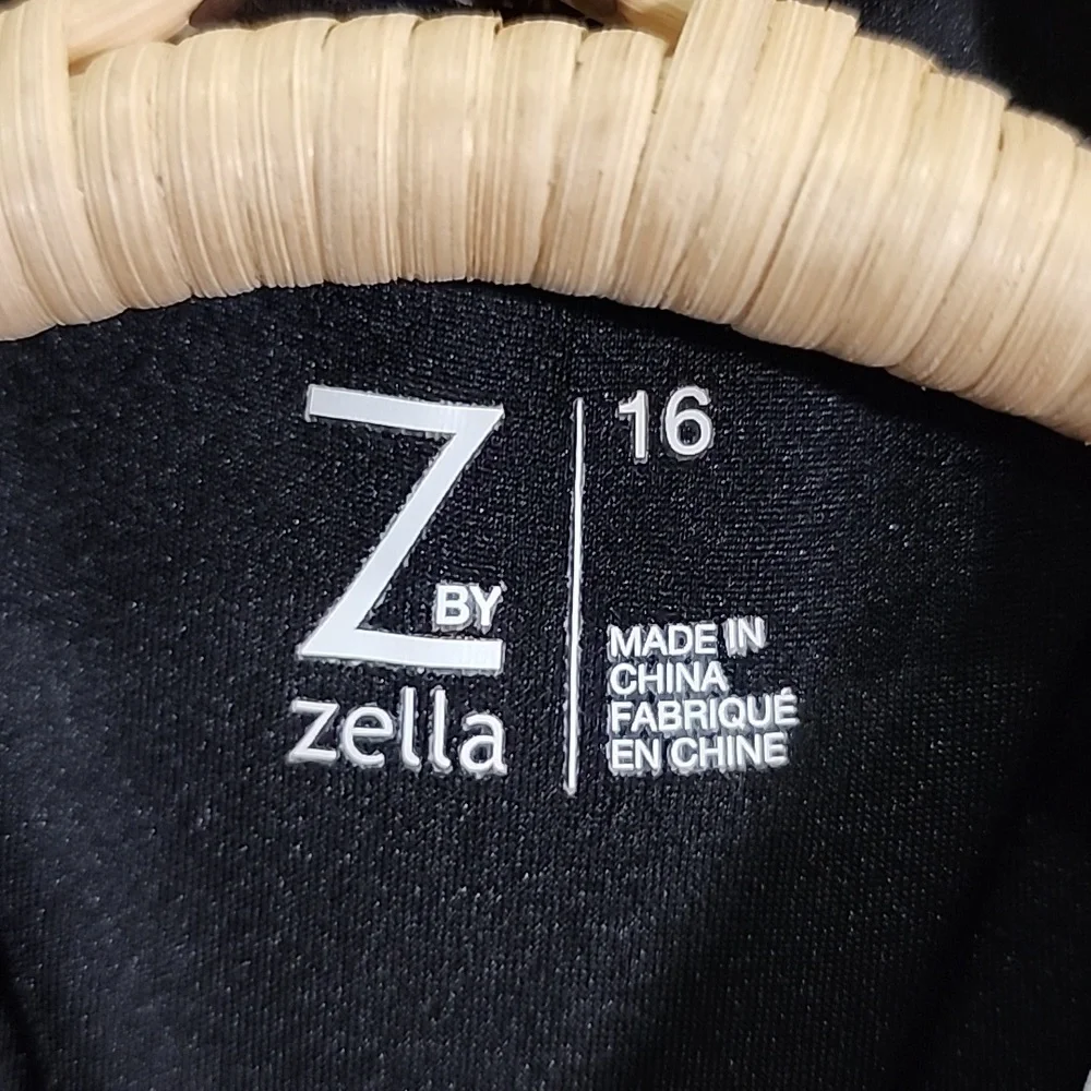 Z by Zella cropped athletic top with side cutouts size 16